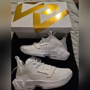 Brand New Nike Jordan Why Not Zero.4 Sneakers- NWT